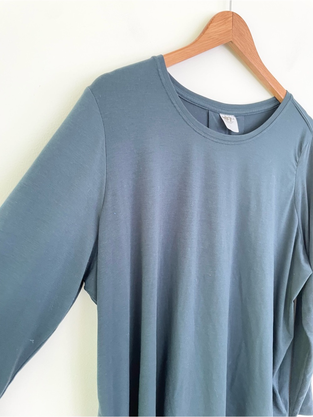 Athleta Long Sleeve Top Cypress Green With Ease Tee L Large Workout Wicking Dry - Picture 6 of 12